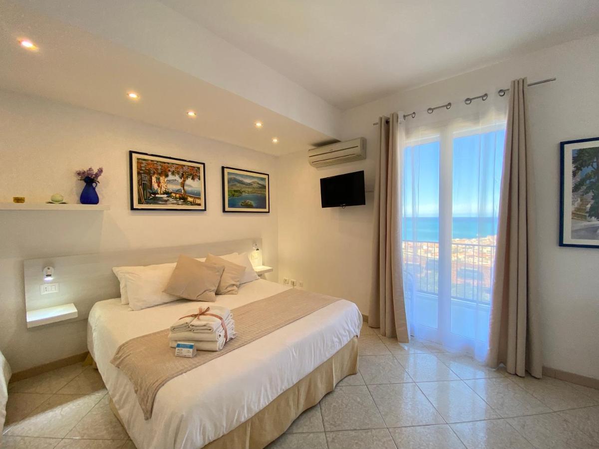 Ma&Mi Guest House Чефалу Екстериор снимка