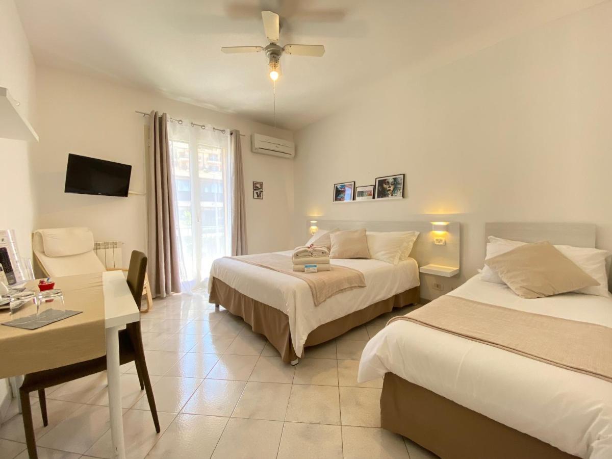 Ma&Mi Guest House Чефалу Екстериор снимка