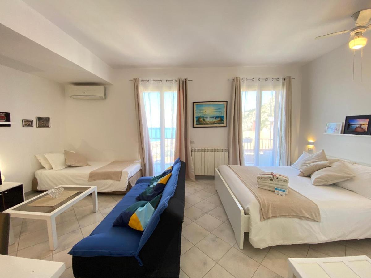 Ma&Mi Guest House Чефалу Екстериор снимка