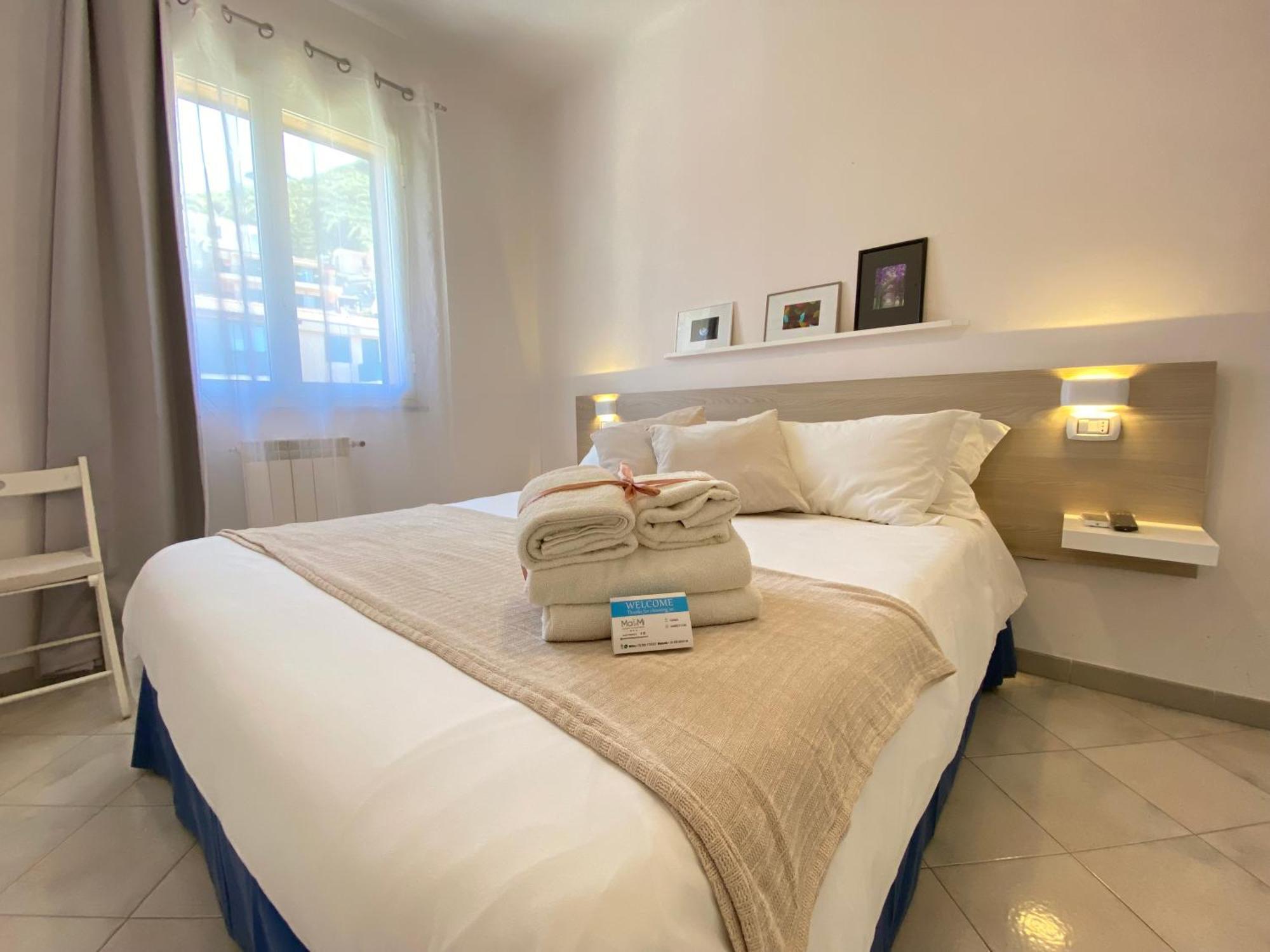 Ma&Mi Guest House Чефалу Стая снимка