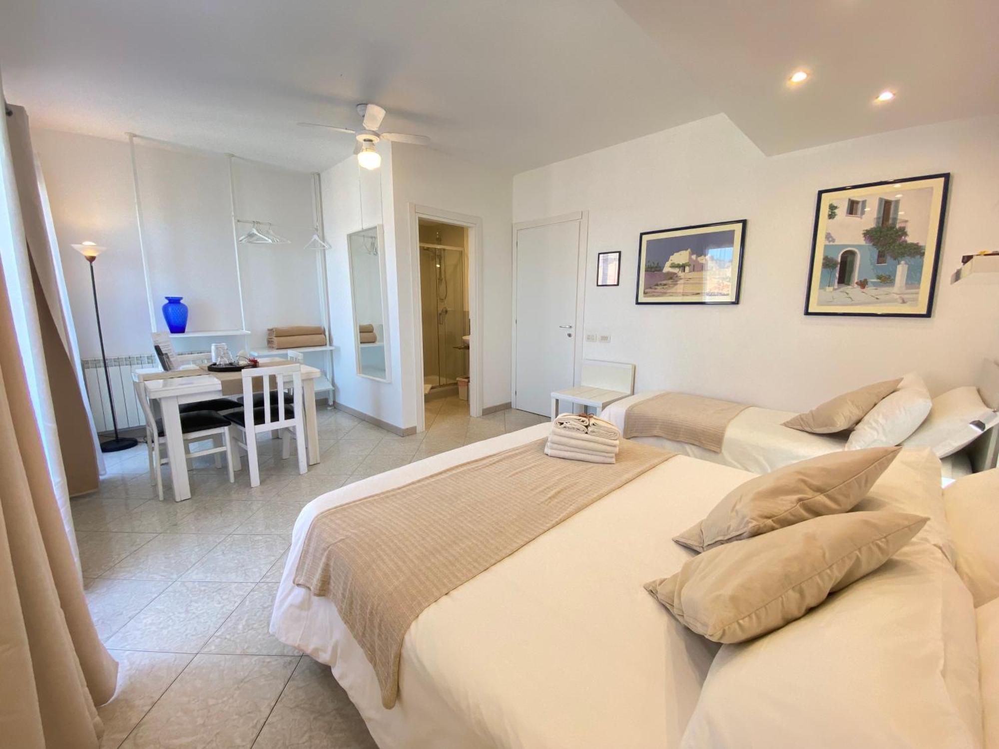 Ma&Mi Guest House Чефалу Стая снимка
