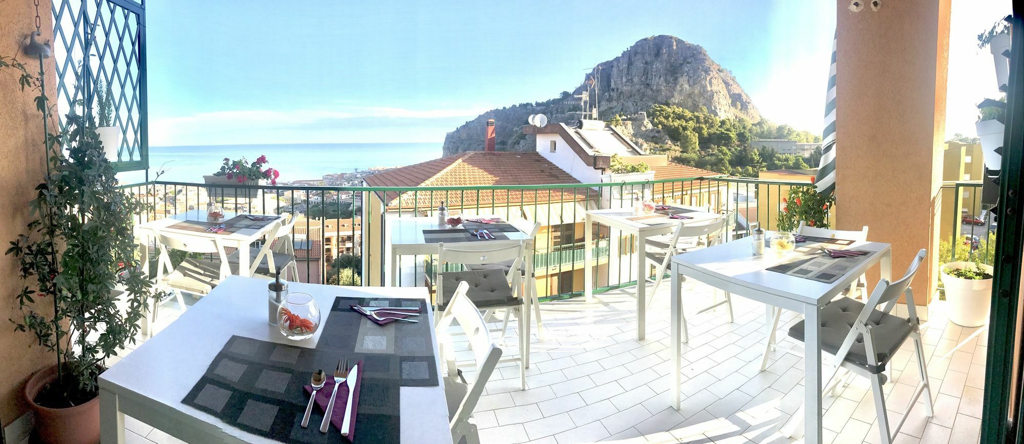 Ma&Mi Guest House Чефалу Екстериор снимка