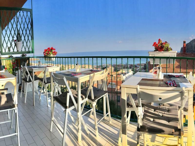 Ma&Mi Guest House Чефалу Екстериор снимка