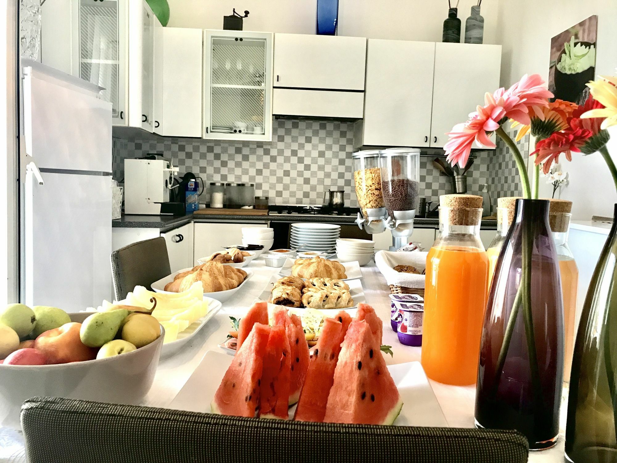 Ma&Mi Guest House Чефалу Екстериор снимка